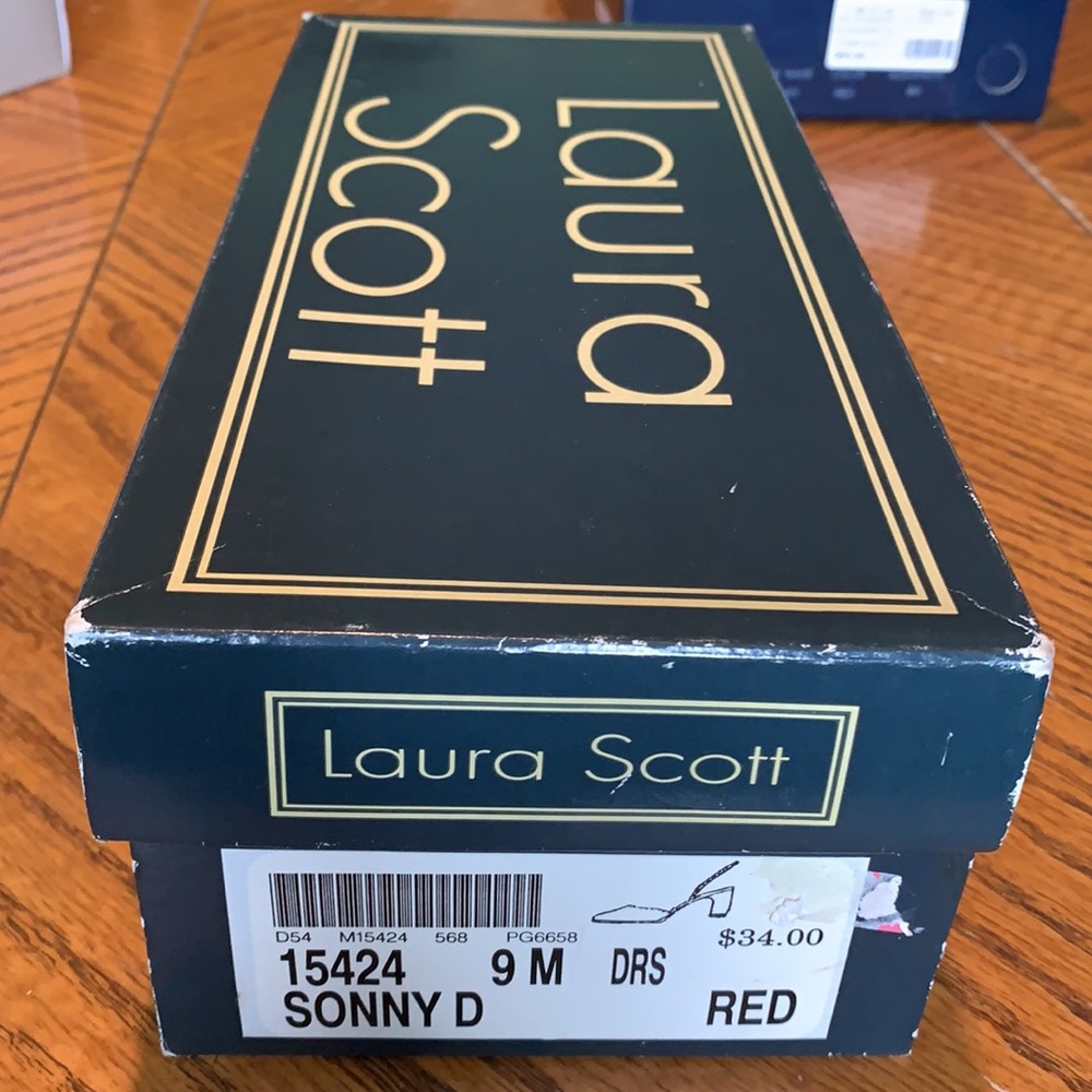 LAURA SCOTT - Picture 9 of 9